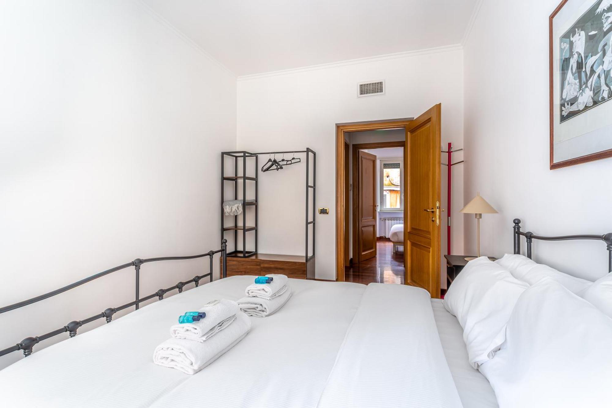 Iflat The House - Spacious & Appartement